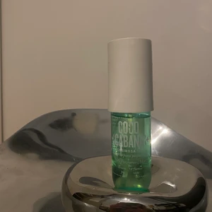 Summer body mist - ”Coco cabana” body mist/ perfym med 90ml, andvänt lite som syns på bilden! Luktar sommrigt! 