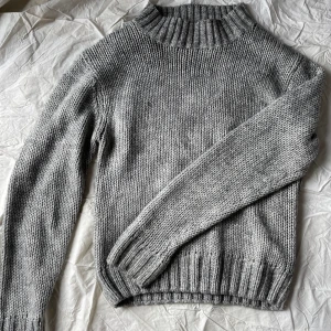 Stickad tröja - Storlek L Stickad tröja från NAKD