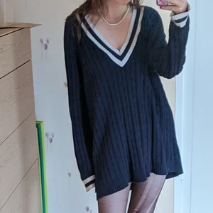 Hampton Republic oversized stickad tröja - oversized tröja från Hampton Republic. passar även bra som kort klänning. mkt bra skick <3