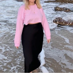 Satinkjol lång svart  - Fin Satinkjol svart - M 