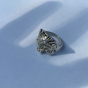 Lejon ring  - As ball! 