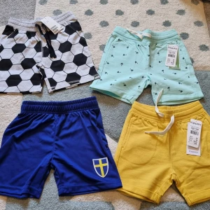 Shorts strl. 98-104  - Säljer shorts strl. 98-104  Från djur och rökfritt hem 