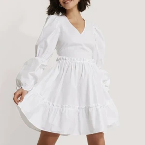 SÖKER! - Söker denna klänning från NAKD i storlek 34 eller 36. Går bra med liknande klänning med 