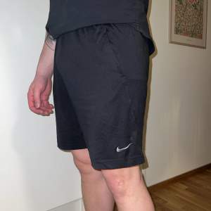 Shorts från NIKE  Storlek : Small (herr)  Pris : 50,- 
