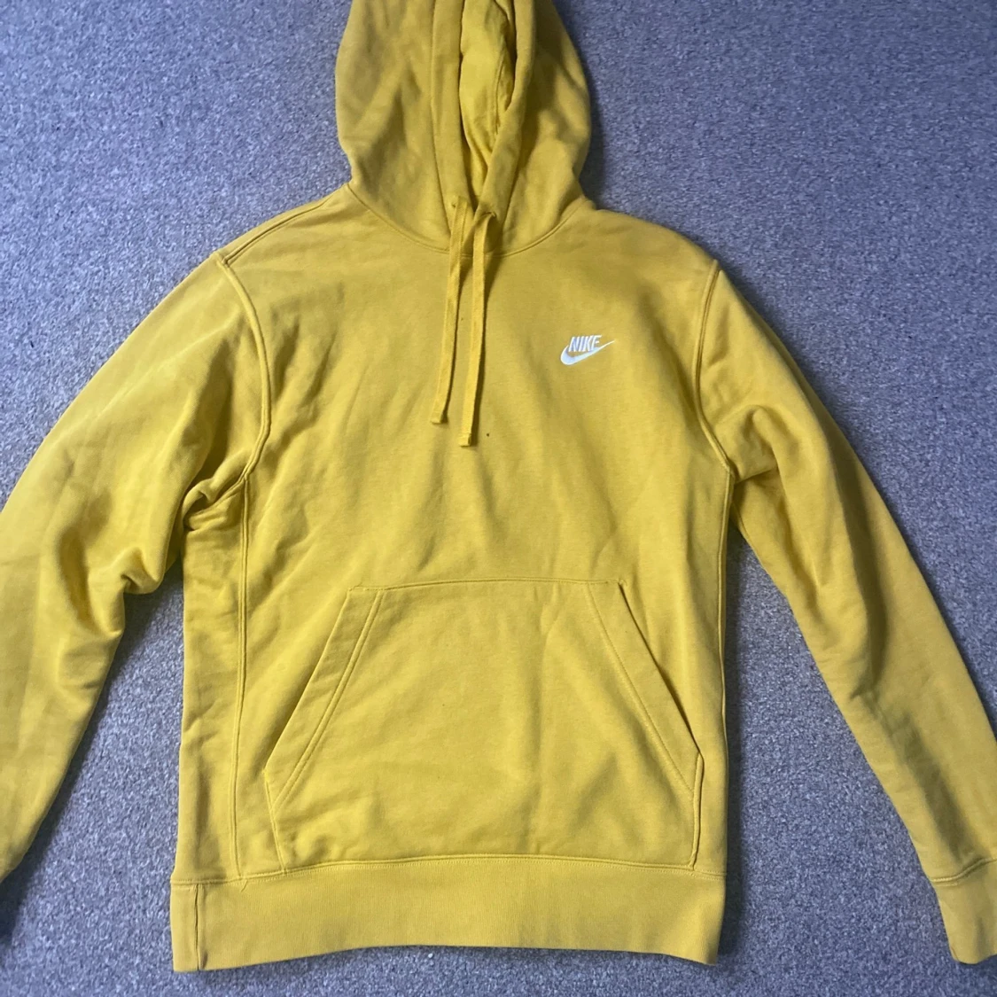 Ny gul Nike hoddie 