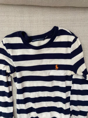 Tröja  - Inklusive frakt 