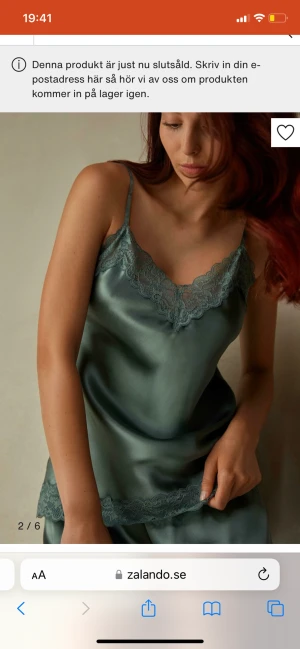 Intimissimi pyjamas sett - Lånade Bilder! Säljer helt nya gröna pyjamas set som är slutsålt överallt . Ha använt endast en gång, köpte för en månad sen för cirka 850kr. Skriv i privat för fler bilder ❤️. Storlek S (linne)  M ( shorts). Kan mötas upp. 