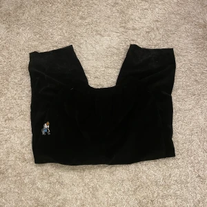 Televisistar Manchester byxor stlrk L - Baggy Manchester byxor handgjorda och köpta från Bali, aldrig använda, köpta för 1500 