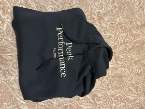 Peak performance  - Helt ny peak performance hoodie storlek xs. 