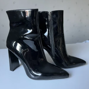 Bebo klackar  - Helt nya klackar från märken Bebo