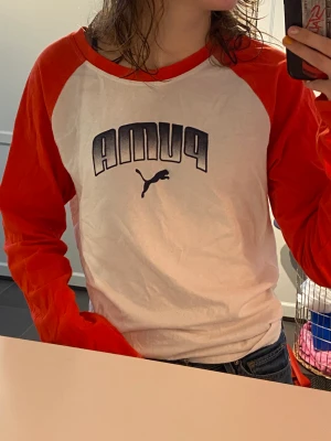 Baseboll tröja - Röda tröja från Puma, köpt på Beyond Retro. 