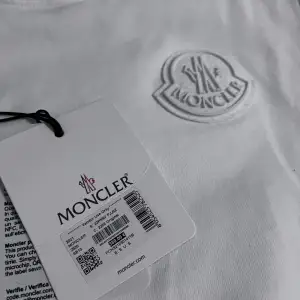 Moncler äkta tröja