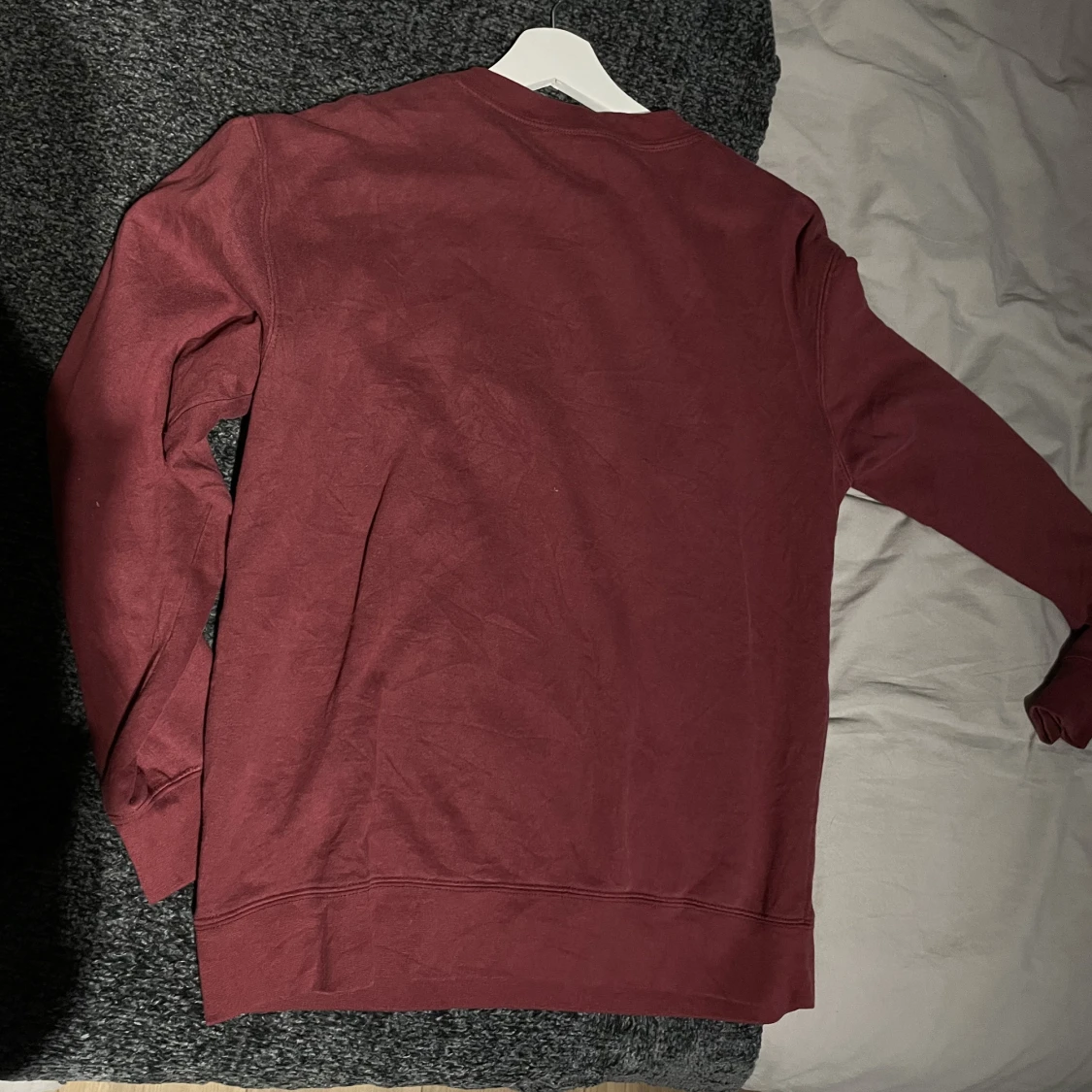 Vinröd Collagetröja - 90