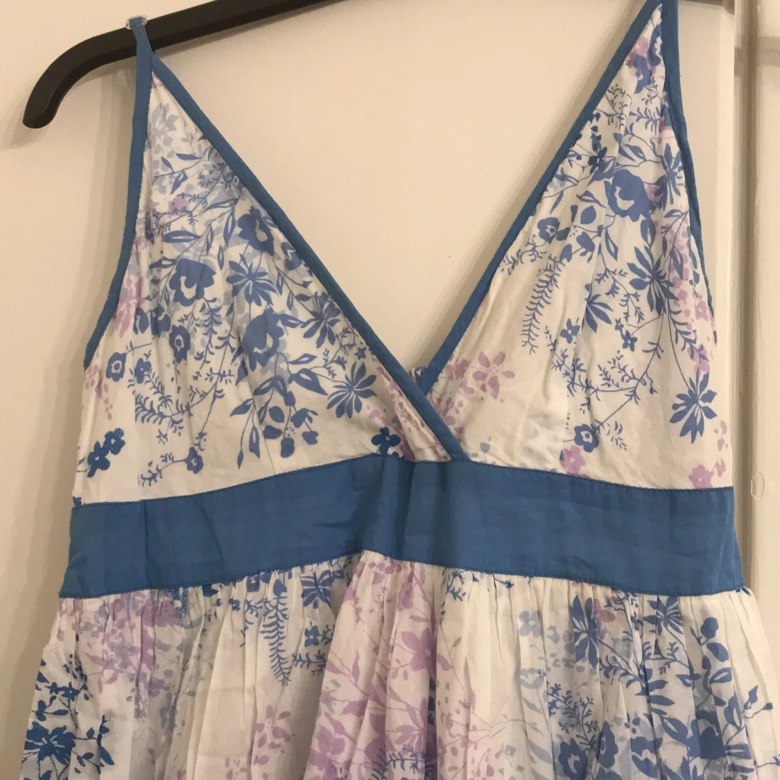 Blommig klänning strl S - 90