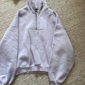 Tröja  - Jättefin ljuslila tröja som jag inte använder längre