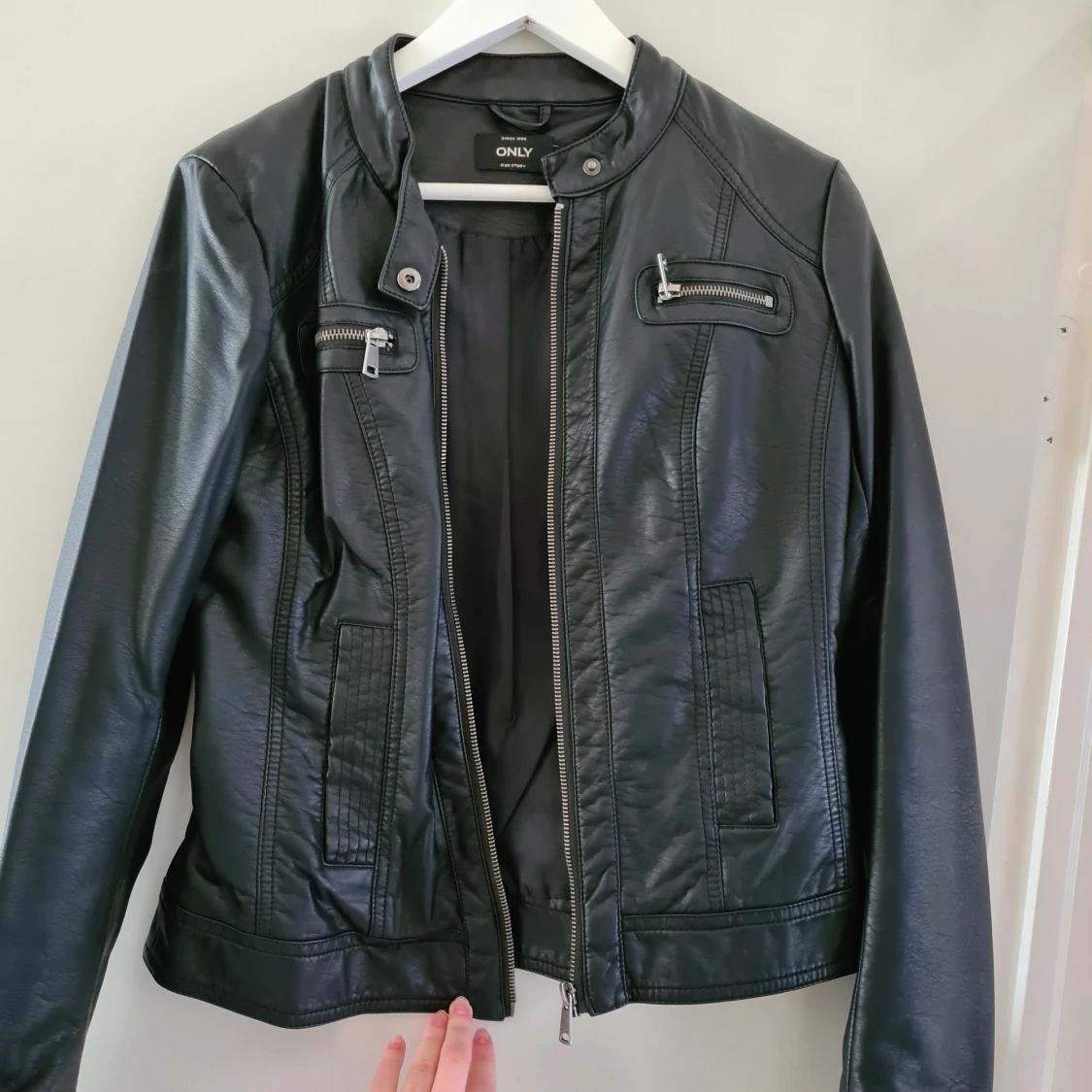 Skinnjacka Oanvänd  - 90