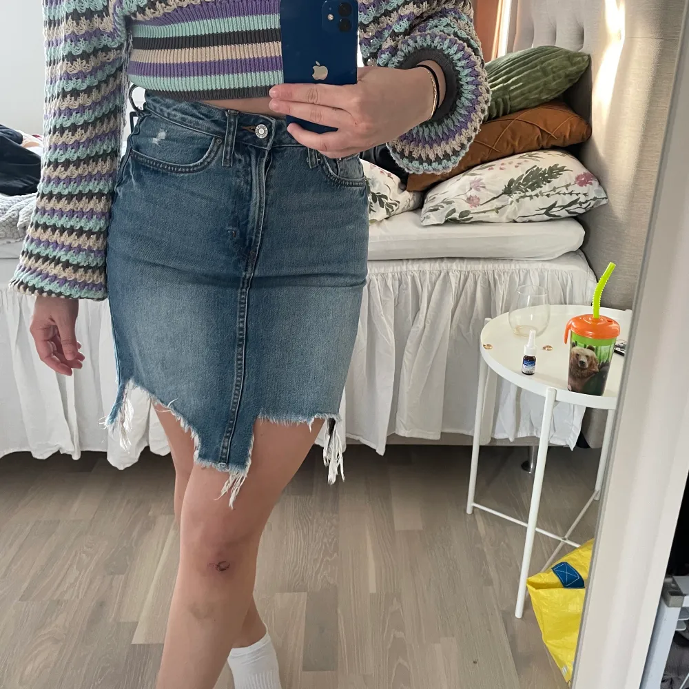 Jeans kjol från H&m. Kjolar.