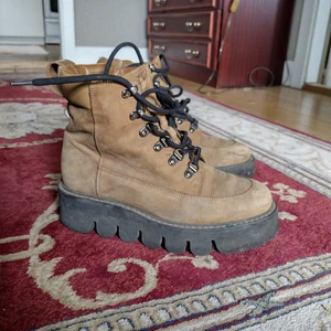 Kängor dam - Kängor från & other stories, stl 38. Använt skick