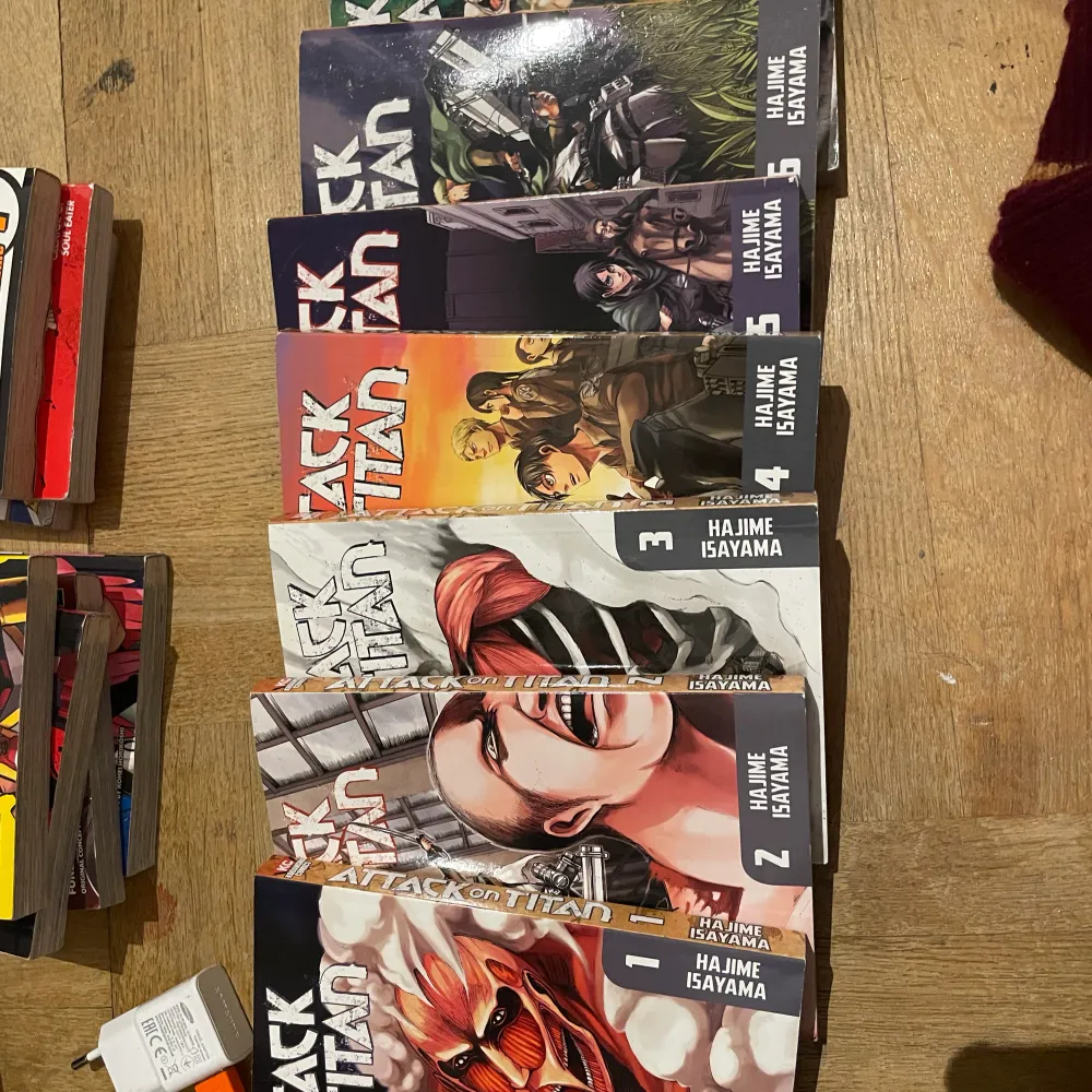 Im selling my konda brand new aot manga! they are in great shape and i would sell all of them for like 500 ish! Text me for questions or if you wanna buy dont buy directly! And for one 80 newly bought they were 149kr for one. Övrigt.