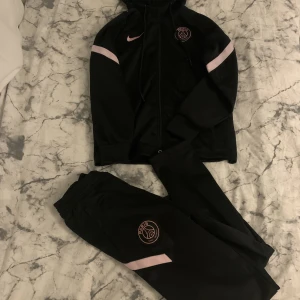 Psg set 💓 - Psg set, svart och rosa, inte använt så länge 💓