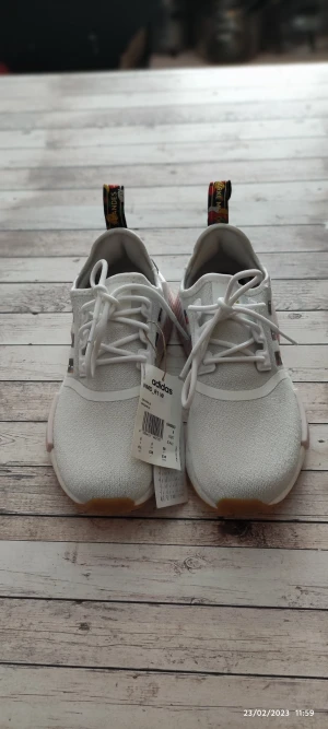 Nya Adidas NMD Special Edition i stl 38.5  - Nya Adidas NMD Special Edition i stl 38.5  Nypris 1399 kr 