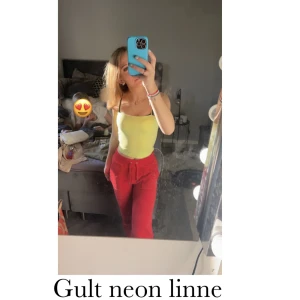 Linne - Säljer detta fina Gina Tricot linne det är i bra skick säljer för att jag nästan aldirg använder det. Köparen står för frakten!❤️