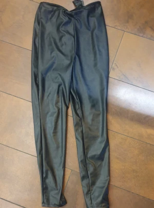 Black trousee - A good plain black trousers 