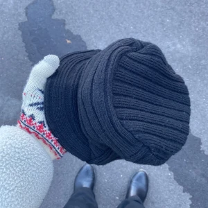 Mösskeps  - unik mösskeps  🐭❤️ skärmen i kepsen har ett hack därför säljs den billigt! Skriv vid funderingar! 