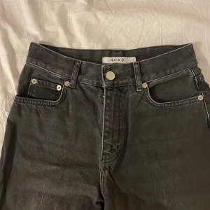 NA-KD jeans  - Jeans från NA-KD i storlek 34. Skriv för fler bilder💗