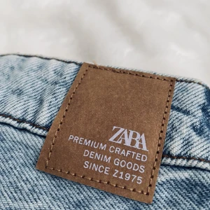 Zara shorts - Dessa jätte fina shorts från Zara säljer jag nu pga att dem inte är i min storlek. Dem är i ett mycket bra skick. 