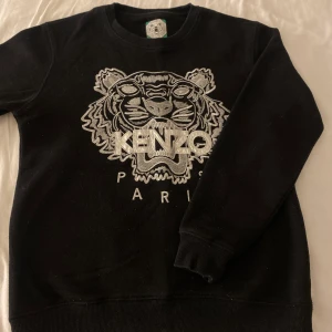 Svart Kenzo tröja - Jätte bra skick, storlek M🌸
