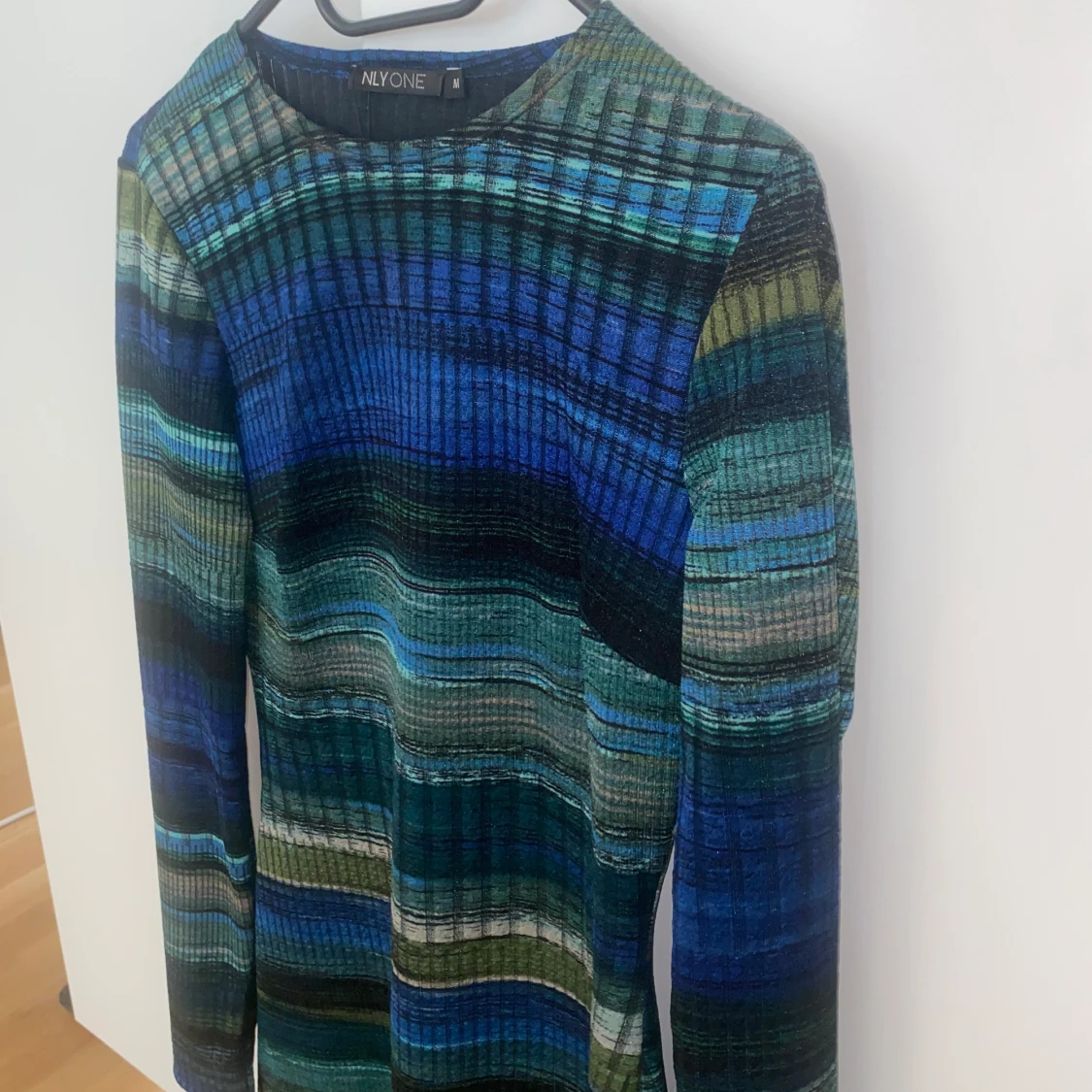 Ribbad klänning - 90