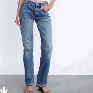Jeans från zara  - Mörkblå jeans från Zara i storlek 36. Säljer då de blivit för stora. Skriv för egna bilder