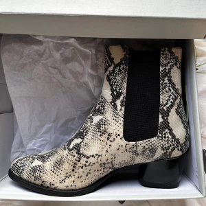 Vagabond skor  - Vagabond skor ALDRIG använt. Bara legat i lådan i 1 år nu… 