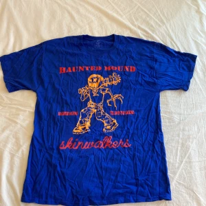 Haunted Mound Skinwalker t shirt - Aldrig använd. Fett sällsynt går inte att köpa längre.