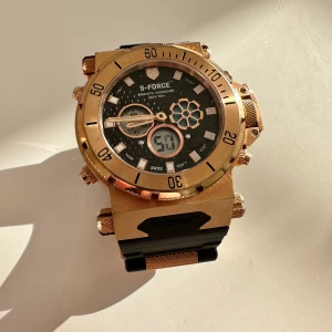 S-Force ORION 1st Edition 43mm  - Mycket fin klocka som passar både kvinnor och män.  Använd ett fåtal gånger. Säljer den då den inte kommer till användning.   Köpte den för 199 $ 