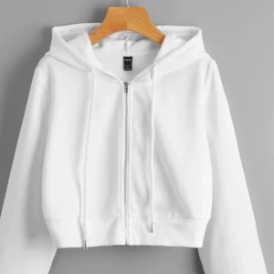 Vit croppad hoodie - Säljer en croppad hoodie från SHEIN andvänd 1 gång bara för att testa . Säljer pga att den inte passade mig