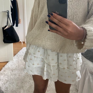 Zara kjol - Populär Zara kjol med fina detaljer!