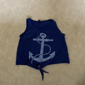 Linne - Ett blått linne från Gina Tricot, strl S                                           75kr