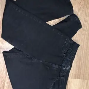 Nästan oandvänd skinny jeans storlek S 