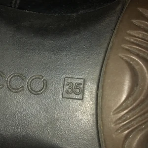 Ecco  - Det är ett par Ecco klakar som är för små för mig. Därför så säljer jag de. Frakt 39 sek. Kan mötas upp i Oxelösund.