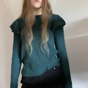 - Zara - Stickad mörkgrön tröja - bra skick - stl. XS 
