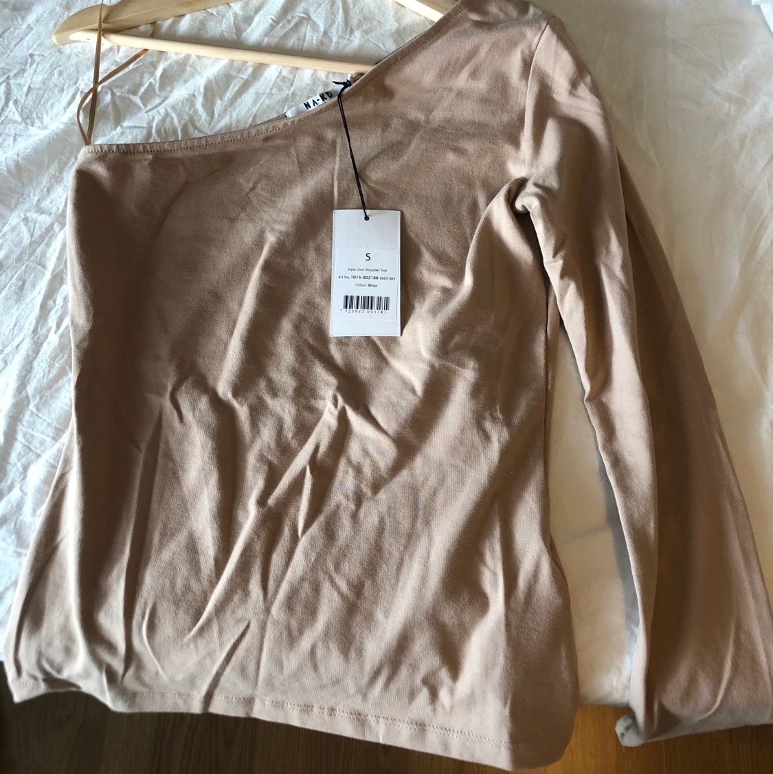 NA-KD, beige tröja med en arm, strl; S - 91