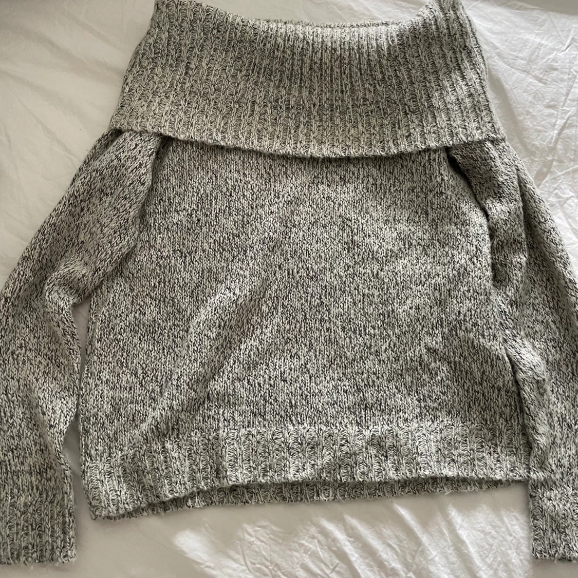 Stickad grå tröja - 90