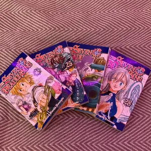 säljer mina fyra seven deadly sins manga! volym 1 kostar 70kr medan de andra kostar 100kr styck! väldigt bra skick 💞 köp alla för 300kr