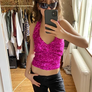 Glitter fest topp - Glitter fest topp i fint skicka, aldrig använd av mig, tidigare ägaren har sytt in den därbak fint!❤️