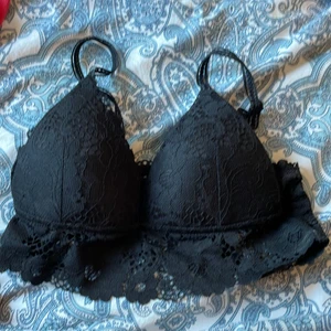 Spets topp - Spets bh/topp, aldrig använd💓 Köparen står för frakten!