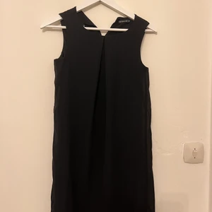 Svart klänning - Storlek XS, frakt tillkommer 💛
