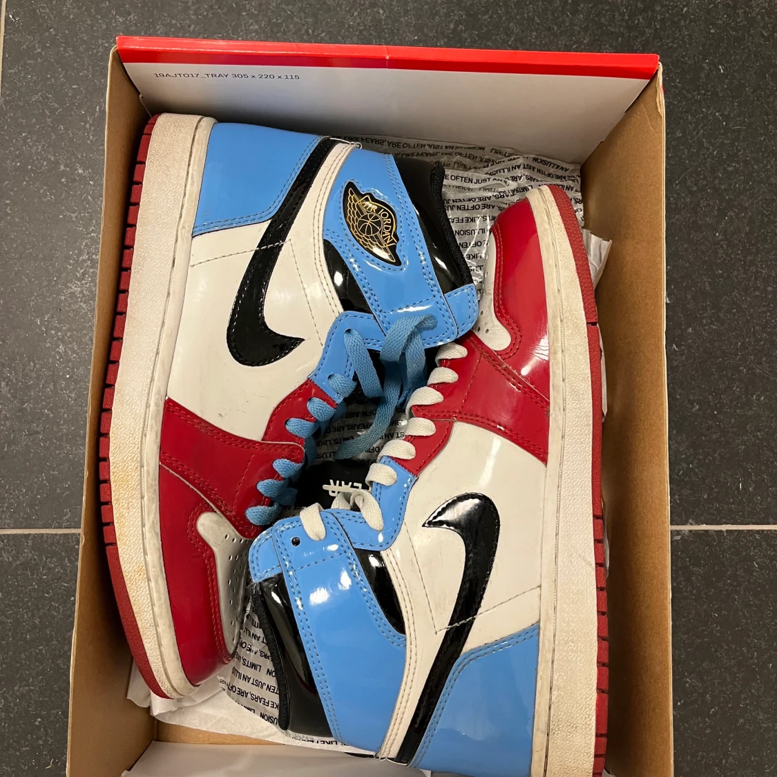 Jorden 1 retro high fearless unc Chicago