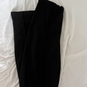 Raka finbyxor med söm fram  - Sparsamt använda! 